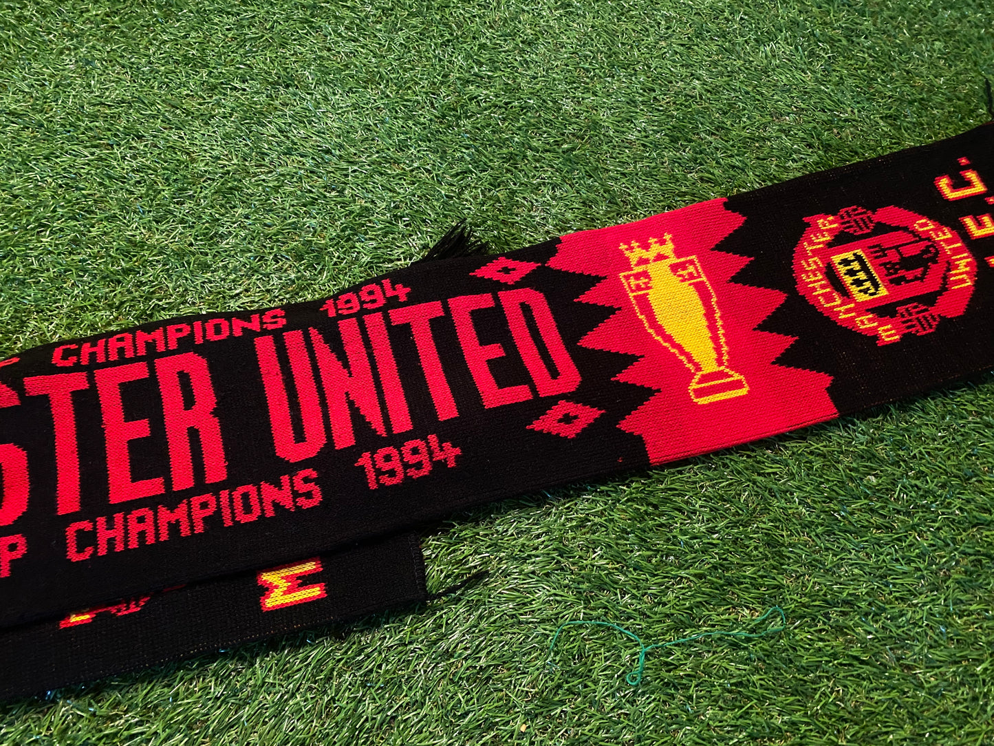 Manchester United Rare 1994 EPL Champions Soccer Football Full Size Adult Mans Scarf Scarves