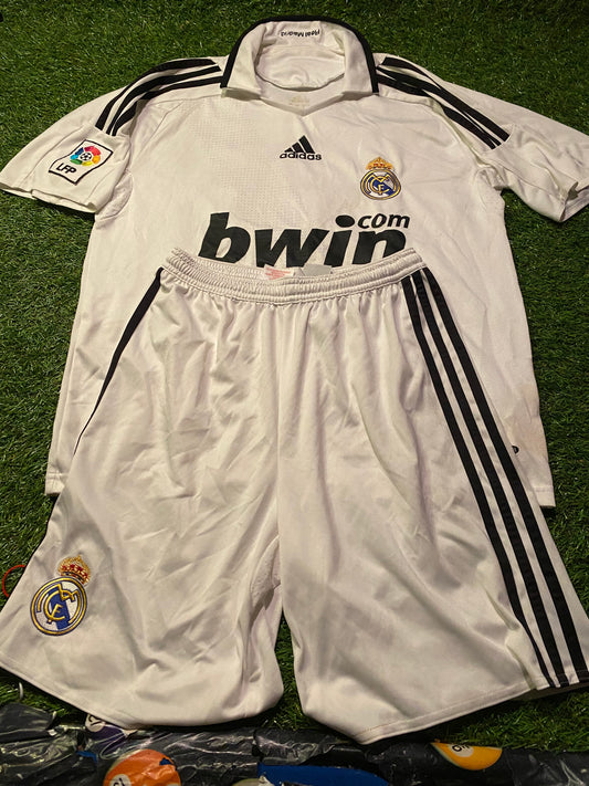 Real Madrid Spain Football XL Boys / Youths 13-15 Year Old Adidas Top & Shorts Set