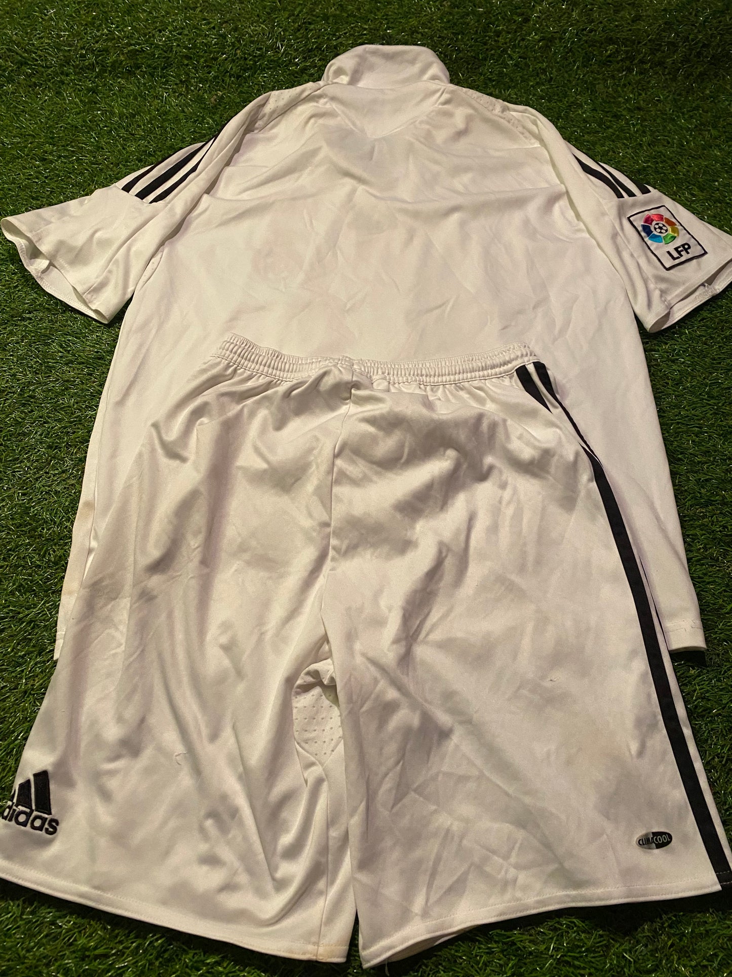 Real Madrid Spain Football XL Boys / Youths 13-15 Year Old Adidas Top & Shorts Set