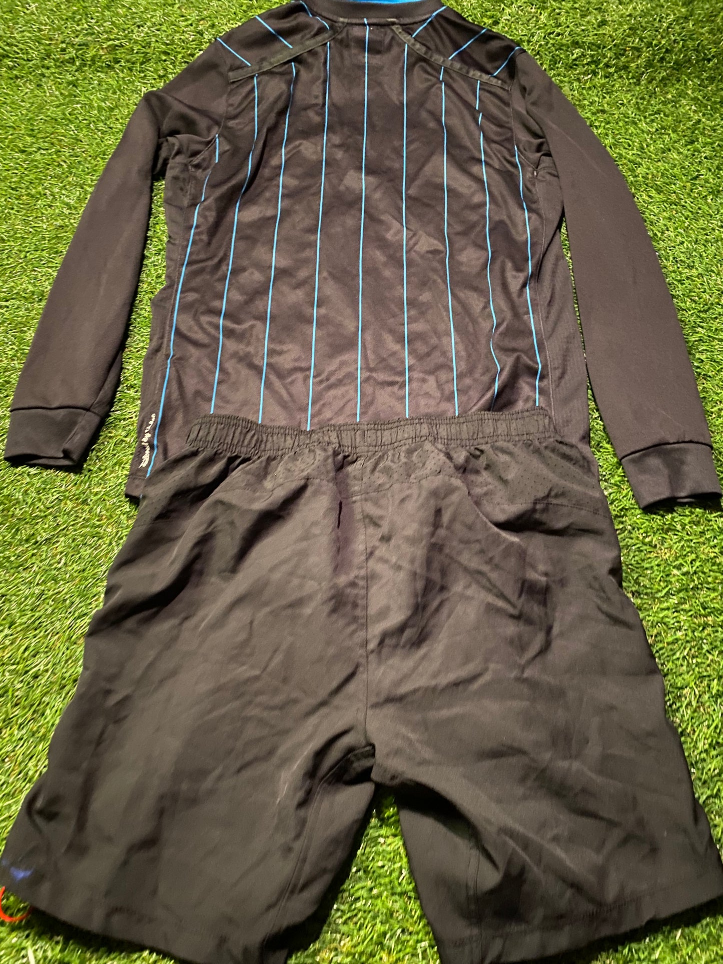 Glasgow Rangers Scotland Football XL Boys / Youths 13-15 Year Old Umbro 3rd Top & Shorts Set