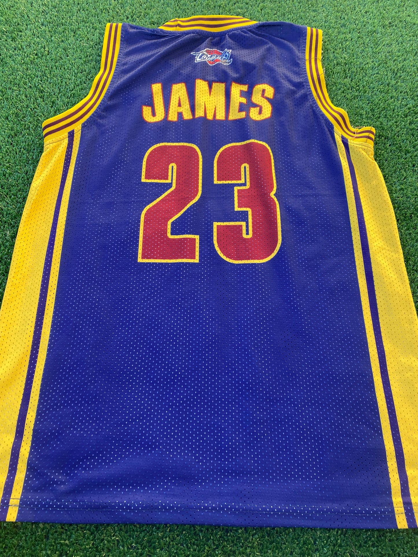 Cleveland Cavaliers NBA Basketball USA Medium Mans James no23 Jersey