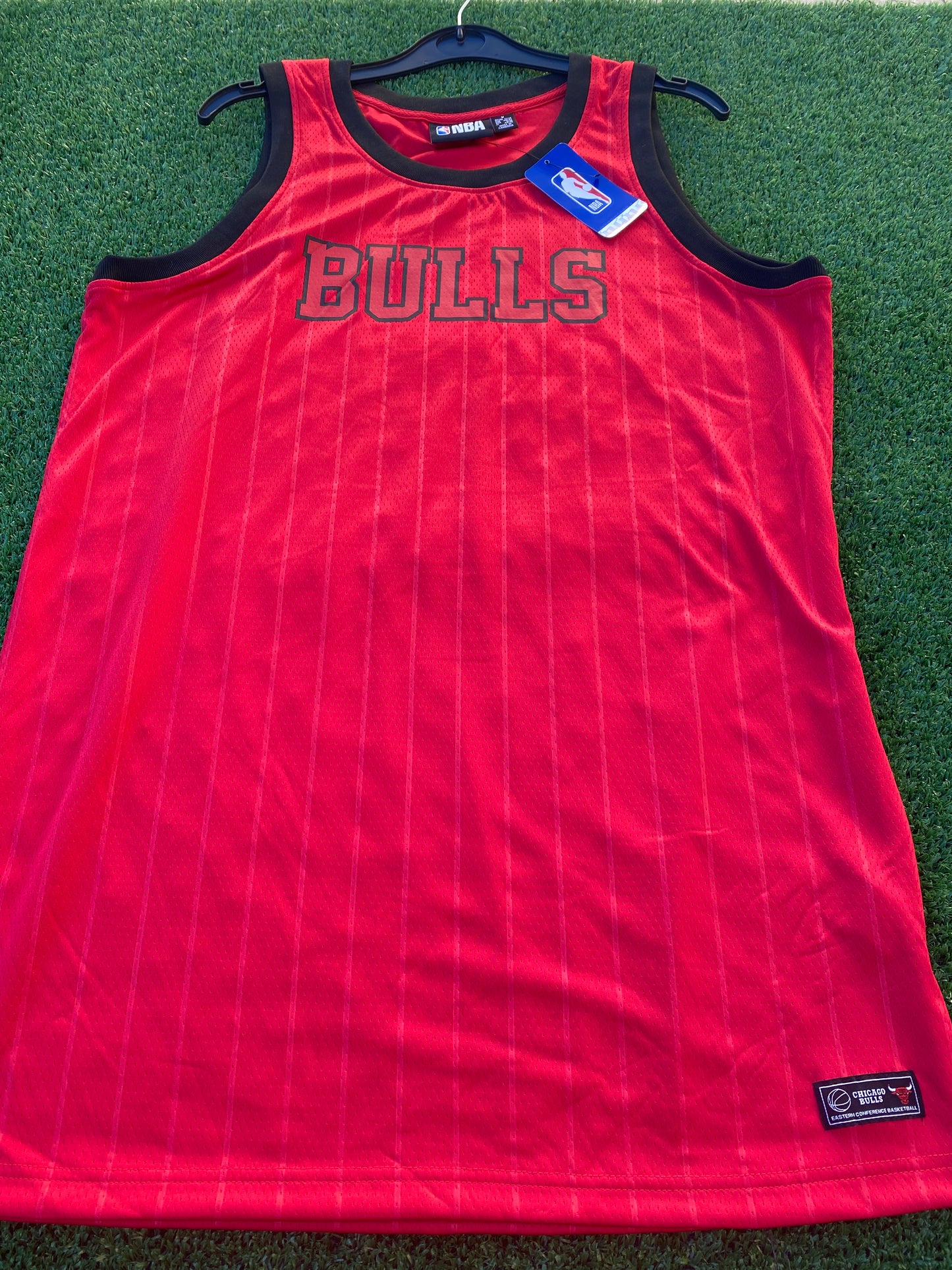 Chicago Bulls USA NBA Basketball Medium Mans NEW BNWT Licensed Jersey