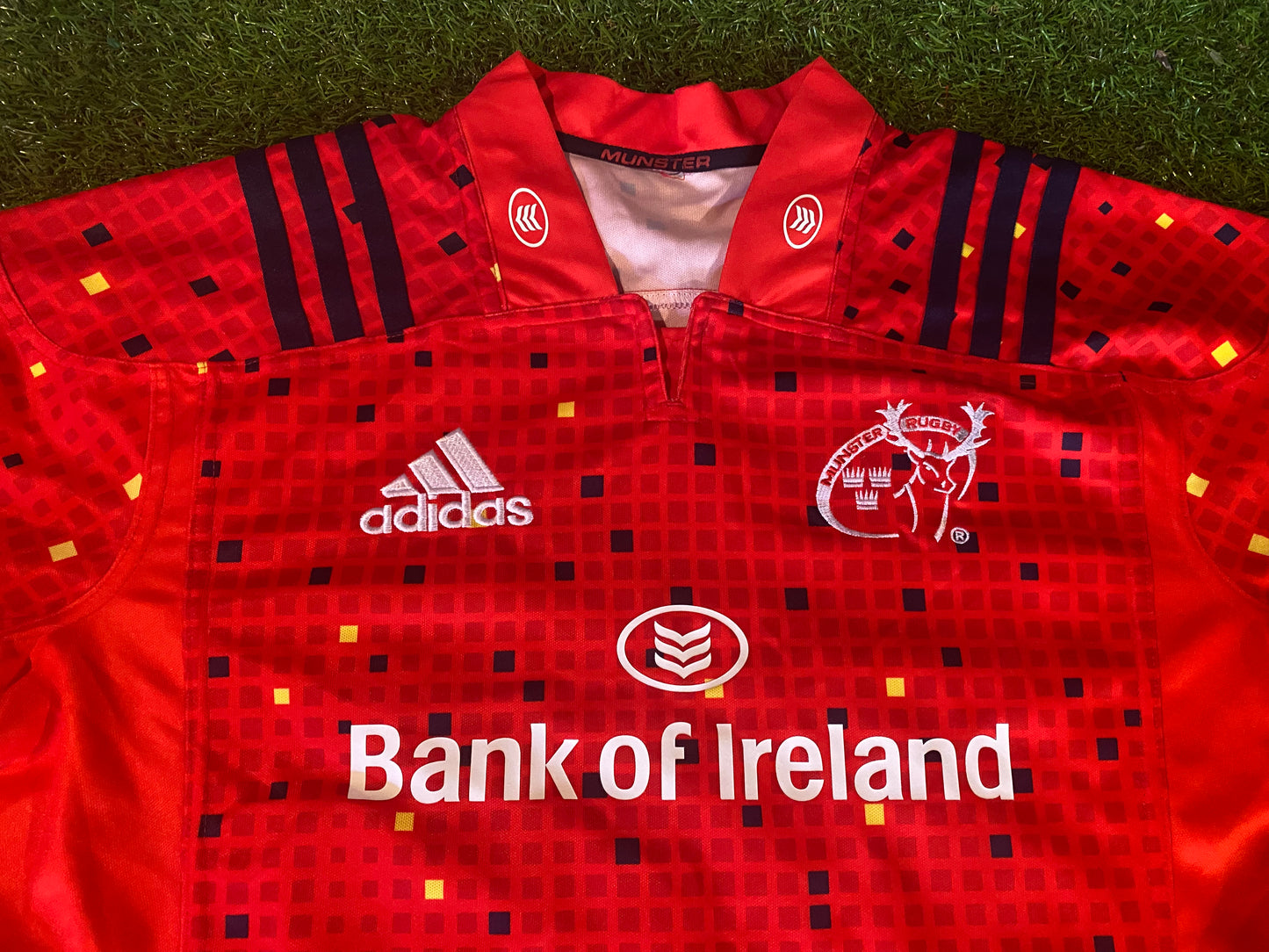 Munster Eire Irish Rugby Union Football XL Extra Large Mans Adidas Made Home Jersey