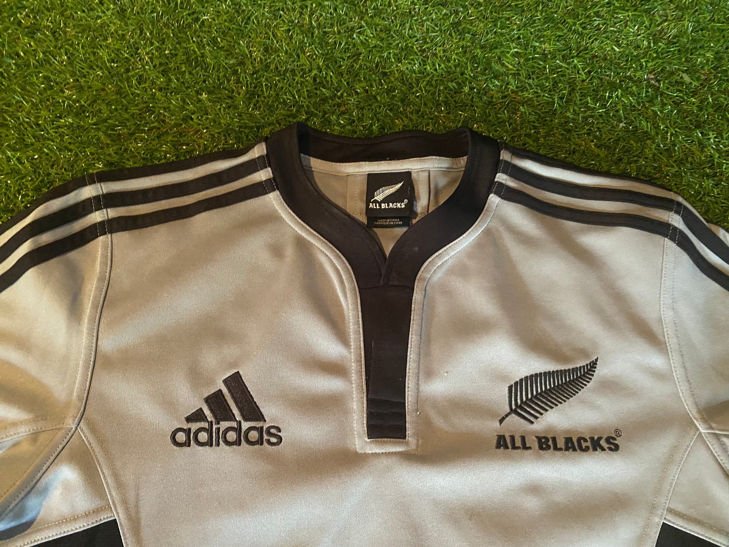 New Zealand All Blacks Rugby Union Football Medium Mans Adidas Vintage Jersey