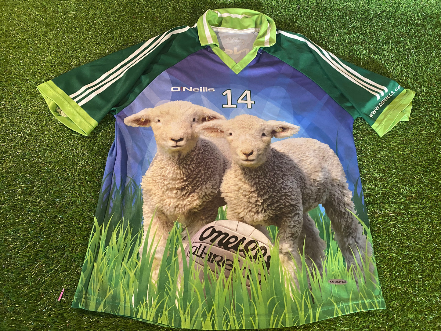 Farmers Farming Country Ireland GAA Gaelic Football Hurling Small to Medium Mans Jersey