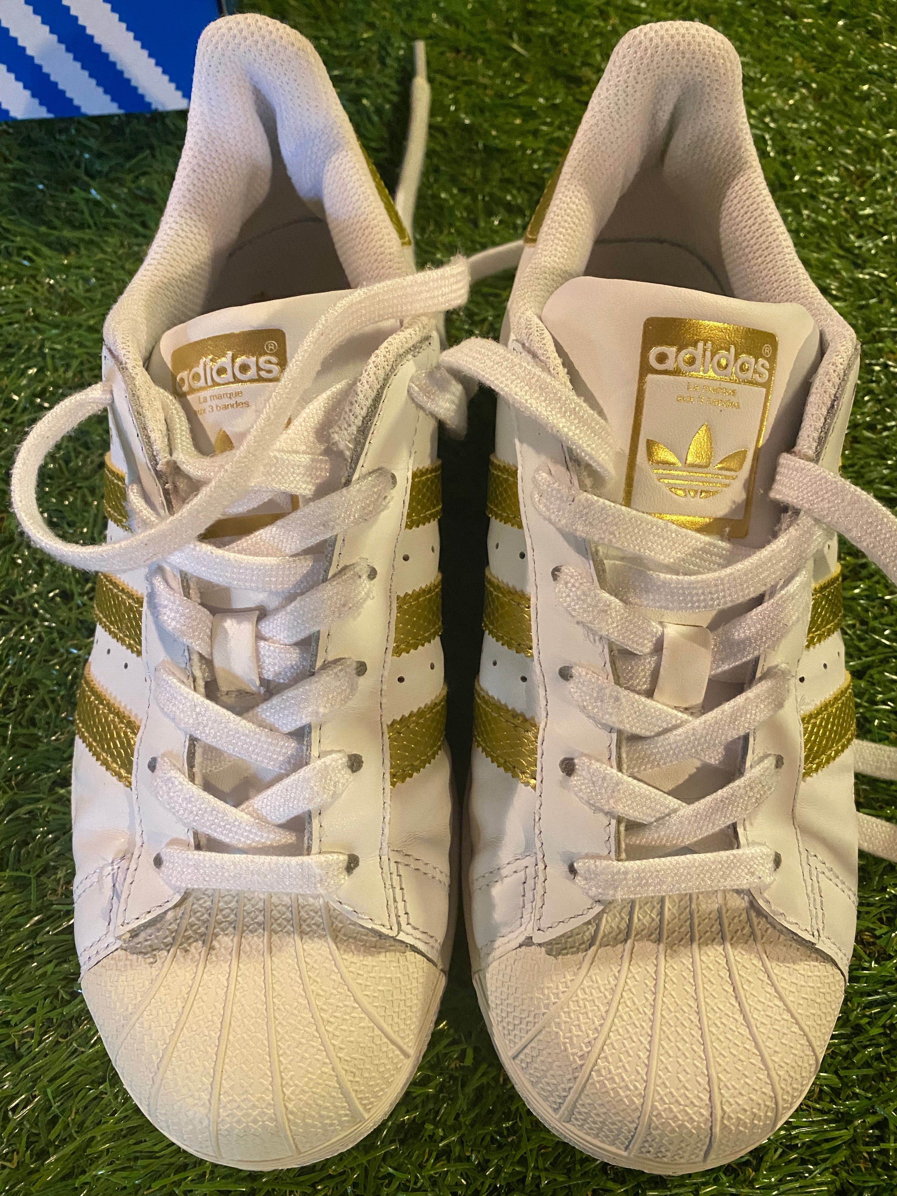 Adidas superstar hotsell gold junior