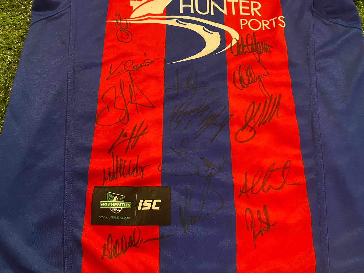 Newcastle Knights Australia NRL Rugby League Large Mans Squad Signed x 15 Jersey